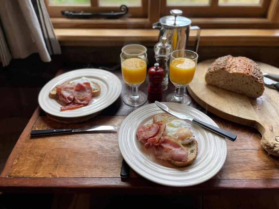 شقة The Walnut Wagon In The Heart Of Mells. فروم المظهر الخارجي الصورة